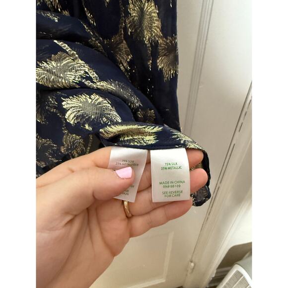 Lilly Pulitzer Beccer Silk Clip Top Navy Blue Gold Blouse Top Women's XS - Picture 8 of 10